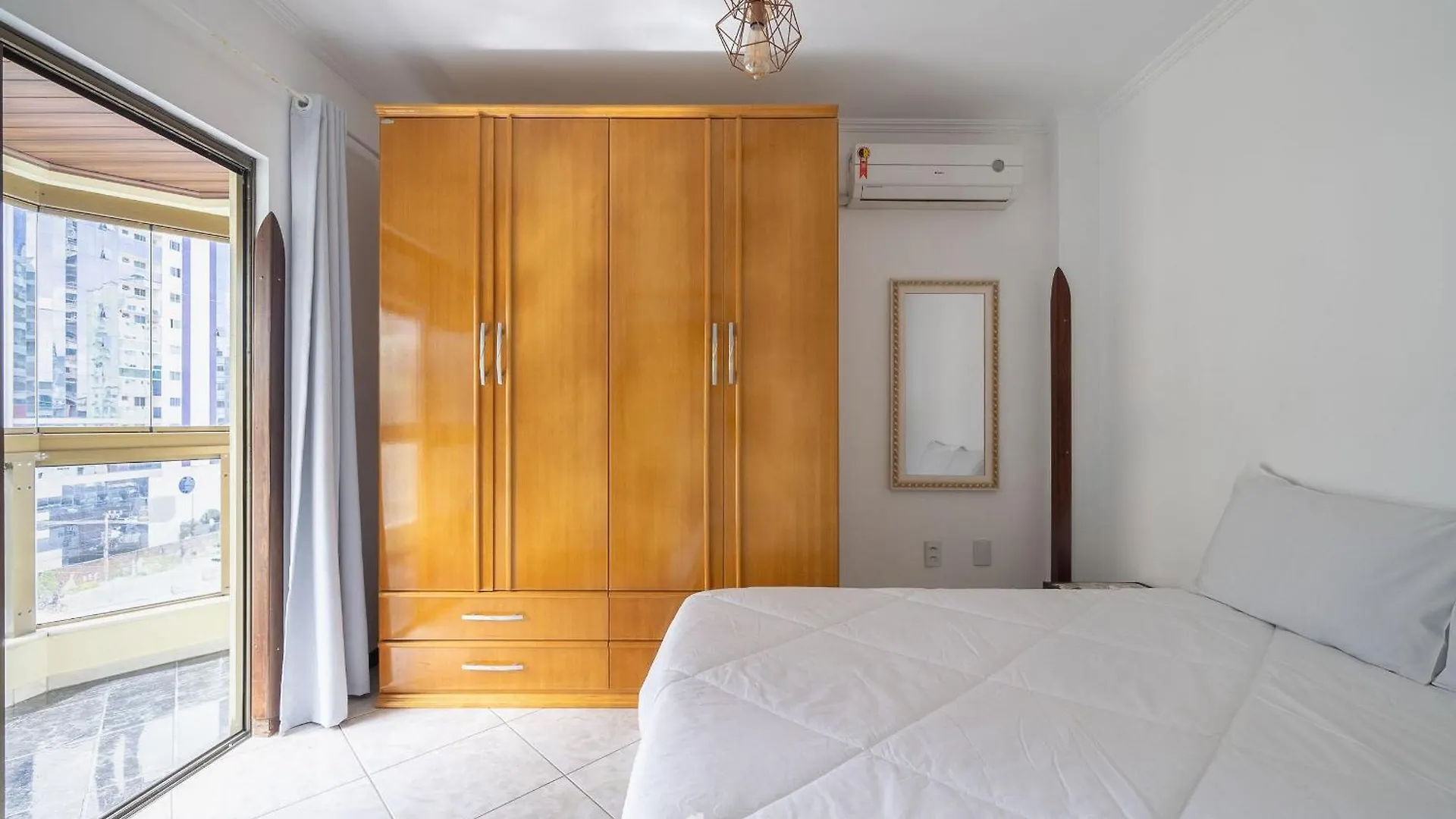 Apto Em Otima Localizacao Em Meia Praia Eio6031 Itapema Appartement